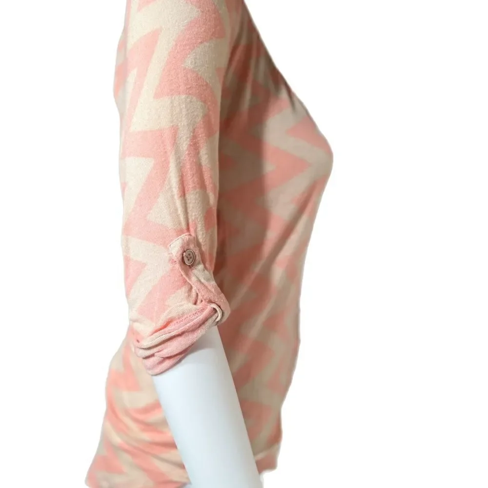 Button Round Hem Knit Top - Picture 4 of 9